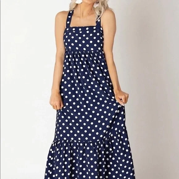 fitted lace wedding dress Gingham Tiered Midi Dress main image 1